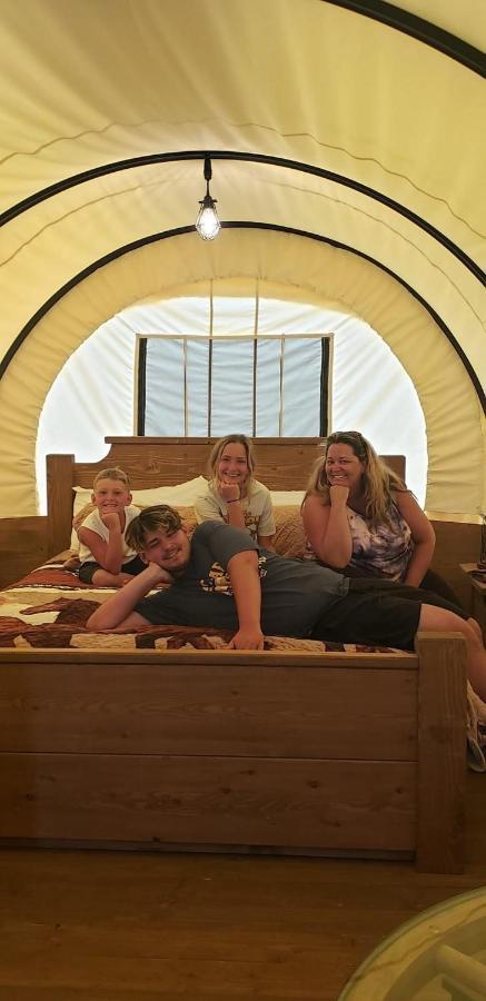 Smoky Hollow Outdoor Resort Covered Wagon Sevierville Zewnętrze zdjęcie
